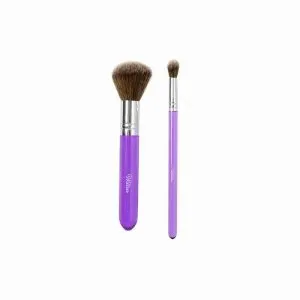 Een dikke en een fijnere dusting brush om details met dusting poeders aan te brengen op fondant en royal icing.